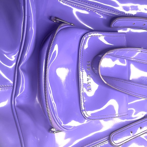 Ted Baker Lilac Patent Leather Handbag – Vintage 2000s – Excellent Condition - Picture 2 of 12